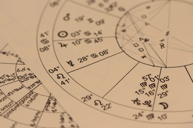 Compatibilitatea Semnului Ascendent Cu Celelalte Elemente Din Horoscop